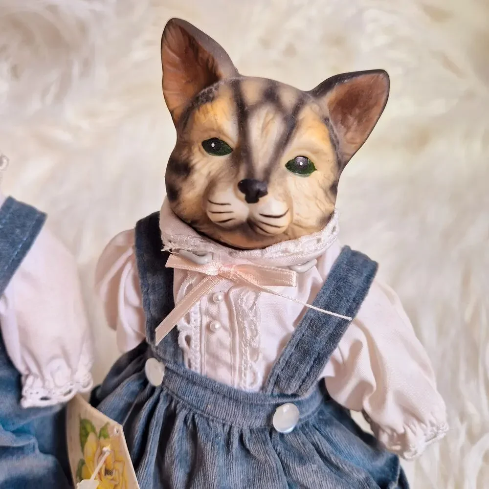 Vintage Victoria Ashlea Originals Porcelain Cat Doll Pair With Stands & Tags